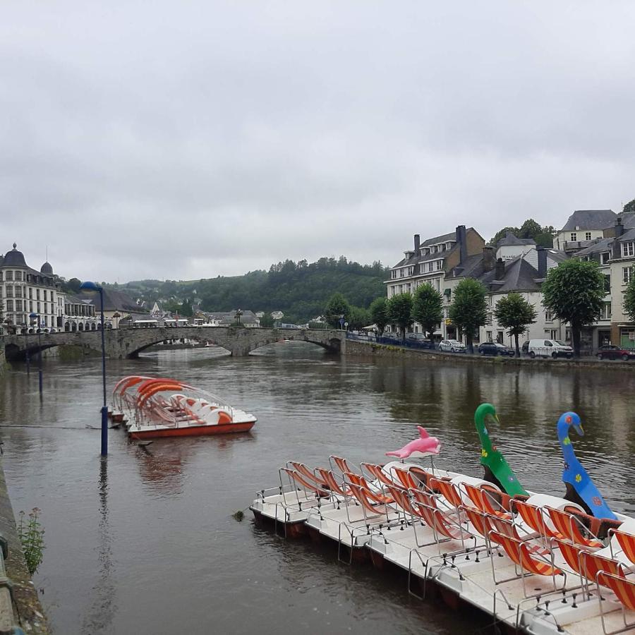 Golden Lion Bed and Breakfast Bouillon Exteriör bild