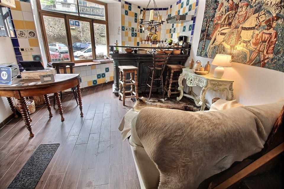 Golden Lion Bed and Breakfast Bouillon Exteriör bild