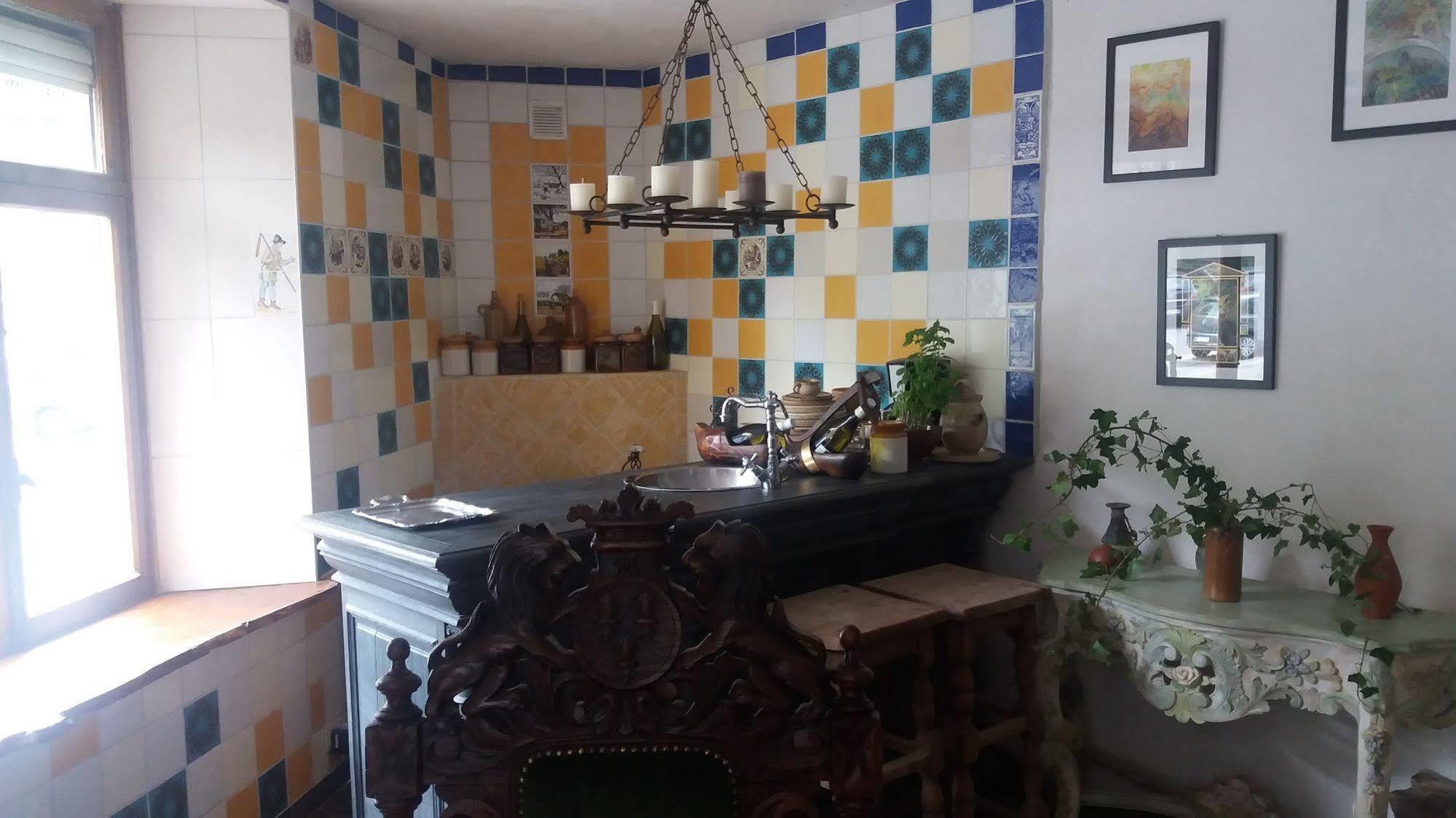 Golden Lion Bed and Breakfast Bouillon Exteriör bild