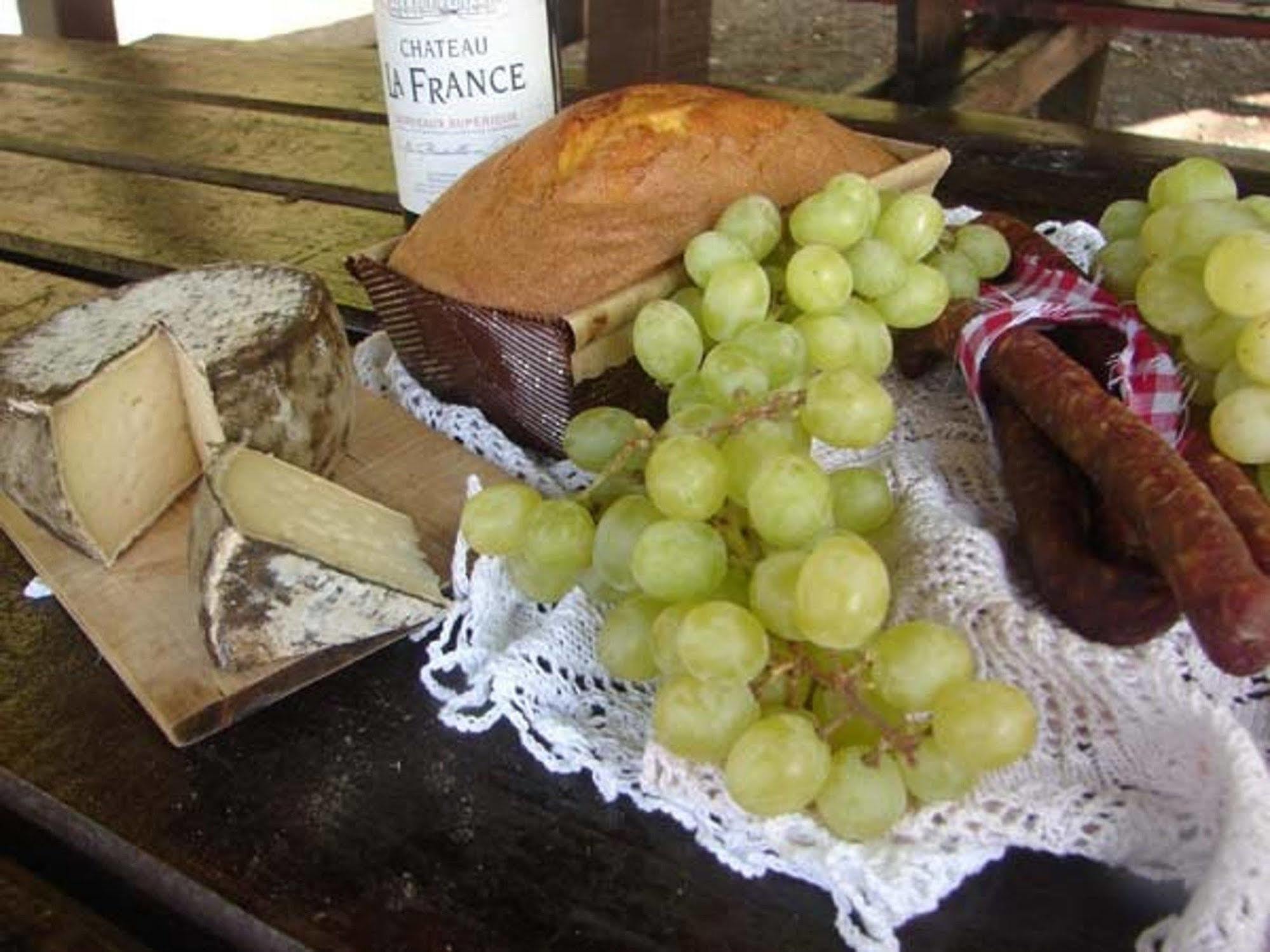 Golden Lion Bed and Breakfast Bouillon Exteriör bild